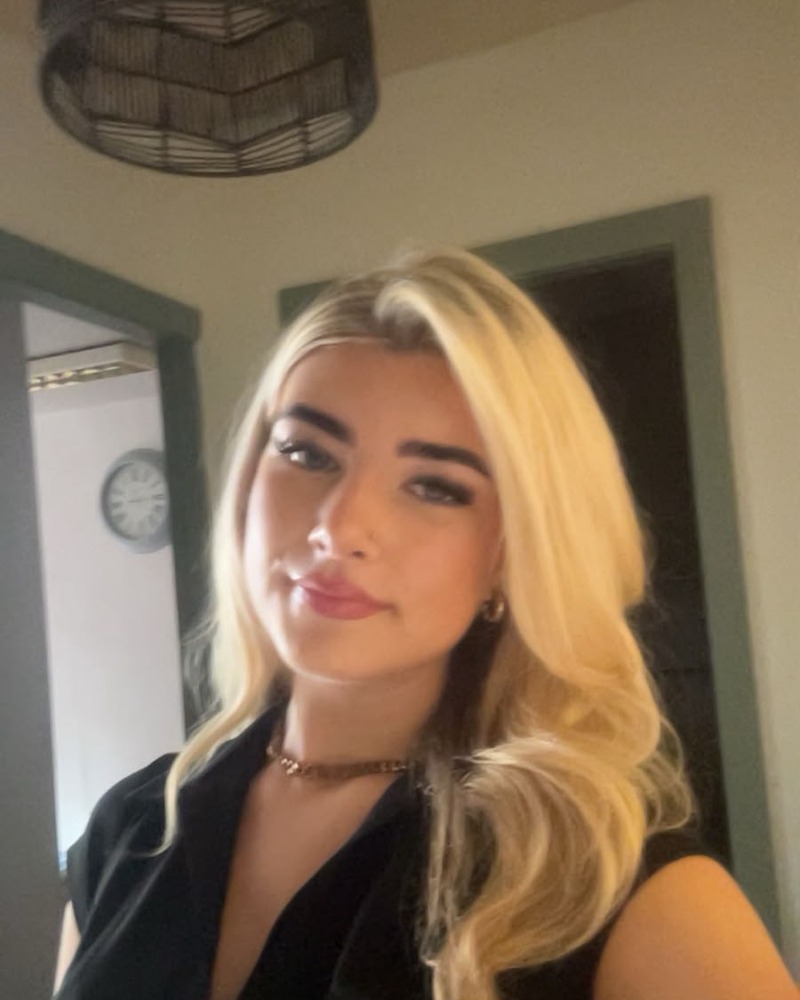 LOLA, Prestige Beauty Beautique team member